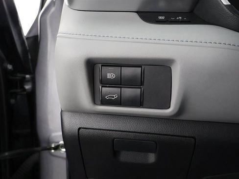 Used 2022 Toyota Highlander XLE image 41