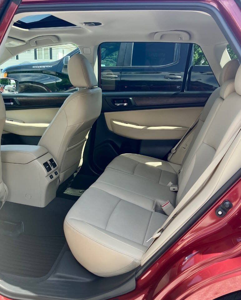 Used 2017 Subaru Outback 3.6R Limited AWD/4WD image 16
