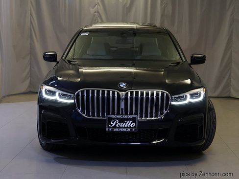 Used 2021 BMW 740i xDrive w/ M Sport Package AWD/4WD image 5