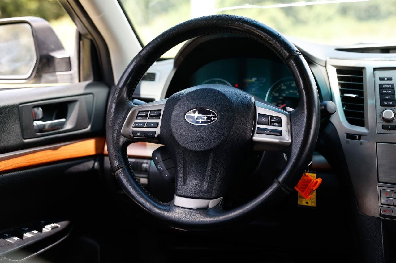 Used 2014 Subaru Outback 2.5i Limited w/ Moonroof Package AWD/4WD image 23