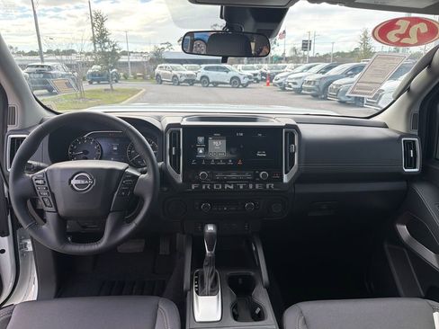 Certified 2025 Nissan Frontier SV w/ SV Convenience Package image 24