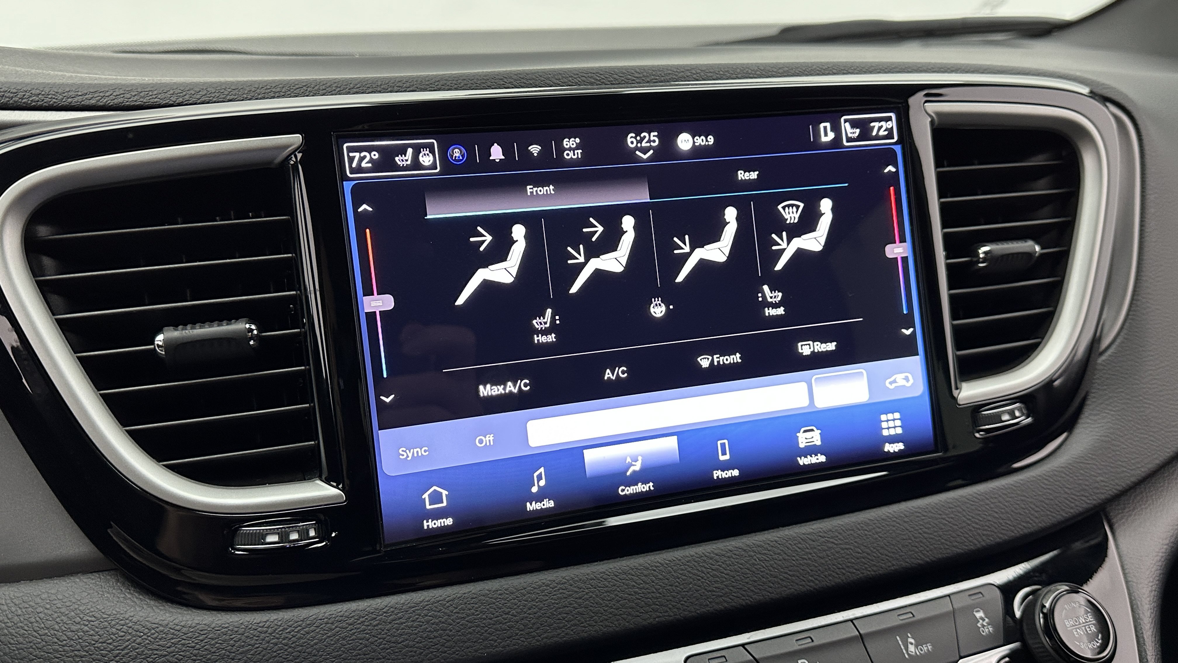 Used 2025 Chrysler Pacifica Select FWD image 16