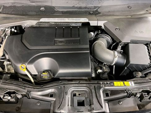 Used 2020 Land Rover Discovery Sport SE AWD/4WD image 9