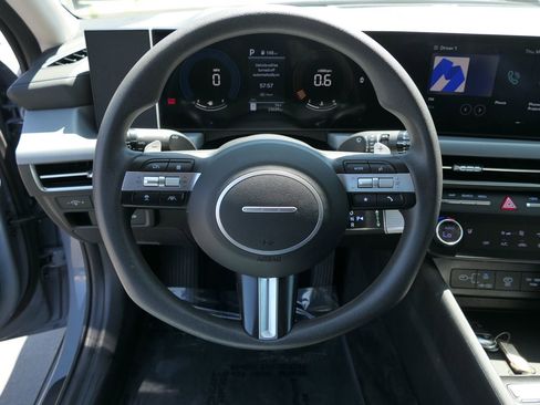 Used 2025 Hyundai Sonata SEL FWD image 17