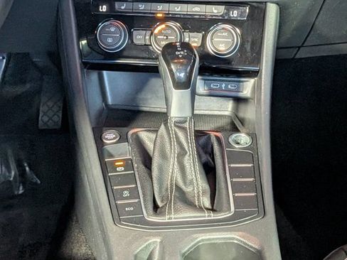Used 2024 Volkswagen Jetta SE FWD image 22