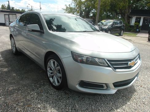 Used 2017 Chevrolet Impala LT FWD image 3