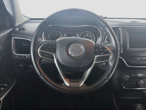 Used 2019 Jeep Cherokee Latitude Plus FWD image 18
