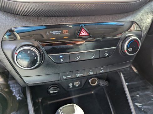 Used 2019 Hyundai Tucson SE image 18