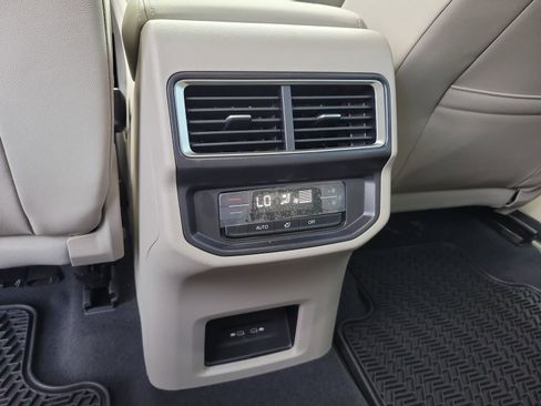 New 2026 Volkswagen Atlas SE FWD image 15
