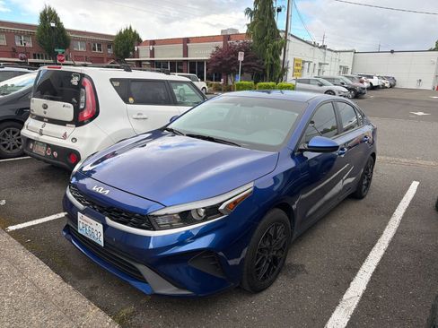 Certified 2023 Kia Forte LXS FWD image 1