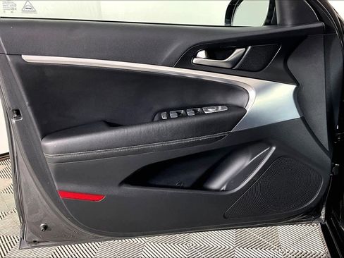 Used 2020 Genesis G70 2.0T image 20