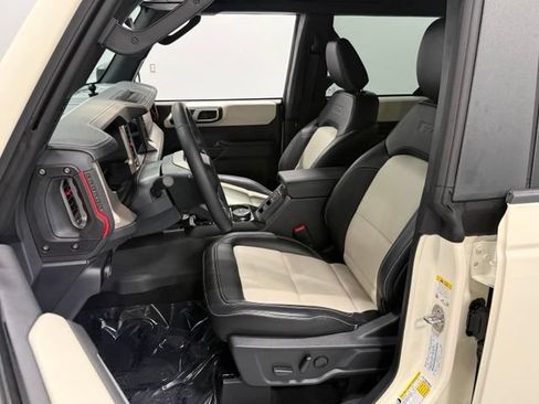 Used 2026 Ford Bronco Outer Banks w/ Sasquatch Package AWD/4WD image 14