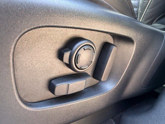 Used 2018 Land Rover Discovery HSE Luxury AWD/4WD image 20