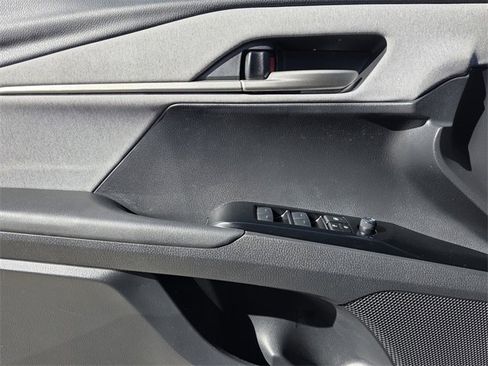 Used 2025 Toyota Camry LE image 17