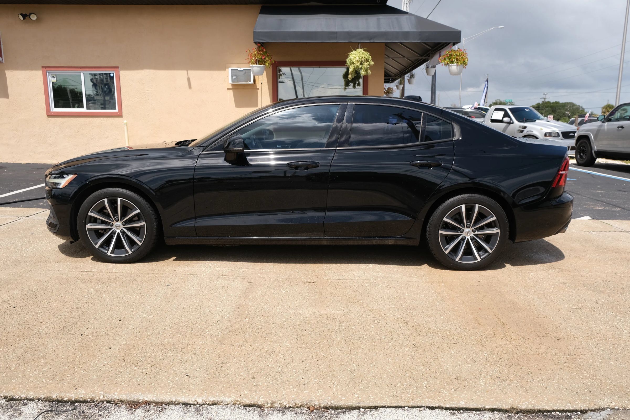 Used 2021 Volvo S60 T5 Momentum FWD image 8