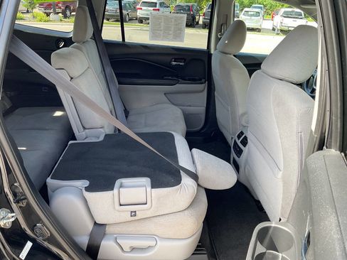 Used 2016 Honda Pilot EX image 36