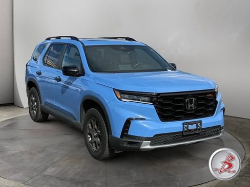Used 2023 Honda Pilot TrailSport image 1