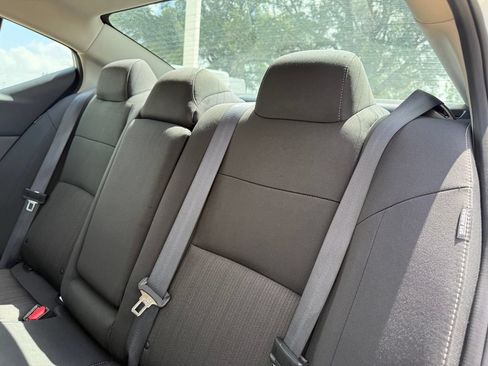 Used 2025 Nissan Altima 2.5 SV FWD image 19