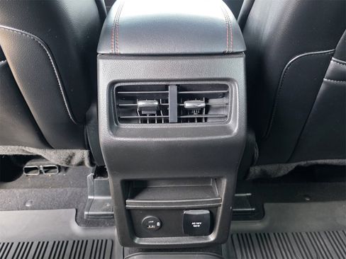 Used 2022 Ford Edge ST-Line image 21