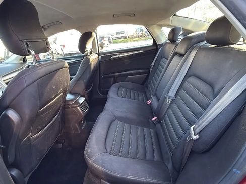 Used 2013 Ford Fusion SE FWD image 12