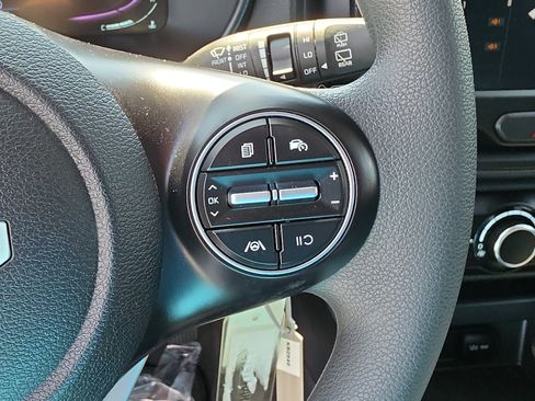 Certified 2025 Kia Soul LX w/ LX Technology Package FWD image 29