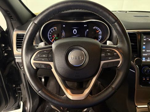 Used 2017 Jeep Grand Cherokee Limited w/ Luxury Group II AWD/4WD image 19