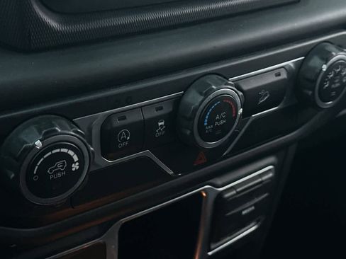 Used 2018 Jeep Wrangler Unlimited Sport image 20