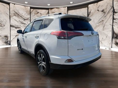 Used 2016 Toyota RAV4 LE image 8