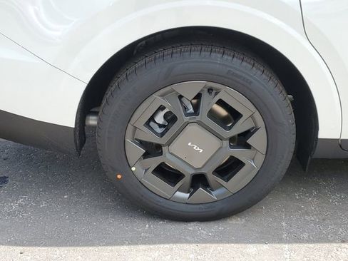 New 2026 Kia Carnival EX image 5