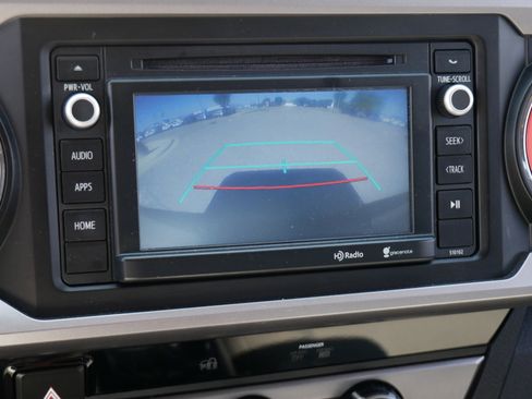 Used 2016 Toyota Tacoma SR5 AWD/4WD image 30