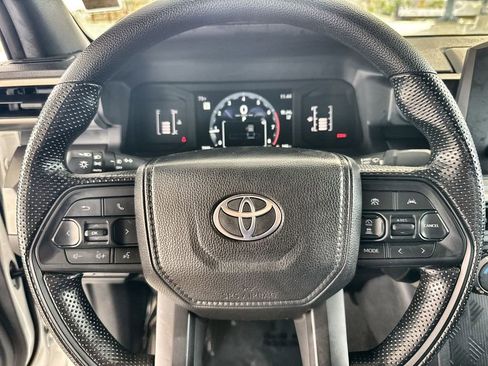 Used 2025 Toyota Tacoma SR5 image 11