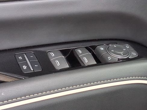 Used 2023 Cadillac Escalade ESV Premium Luxury RWD image 19