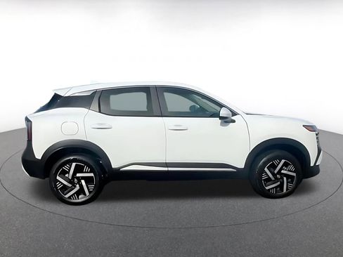 Used 2025 Nissan Kicks SV image 16