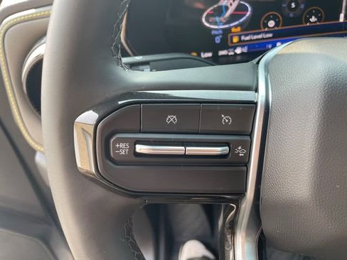 Certified 2024 Chevrolet Colorado ZR2 w/ Technology Package image 31