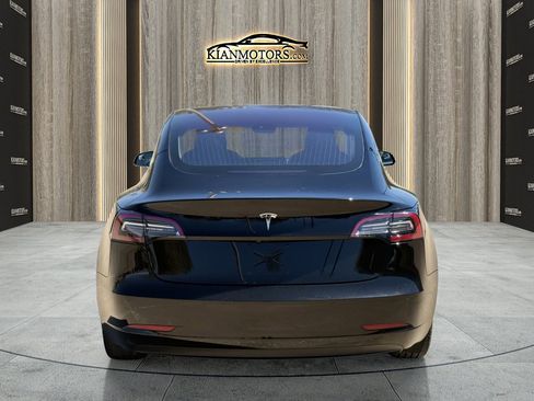 Used 2018 Tesla Model 3 Long Range image 9