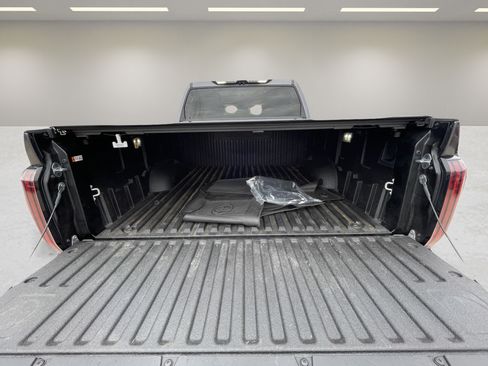 Used 2025 Toyota Tundra Limited w/ TRD Off-Road Package AWD/4WD image 39