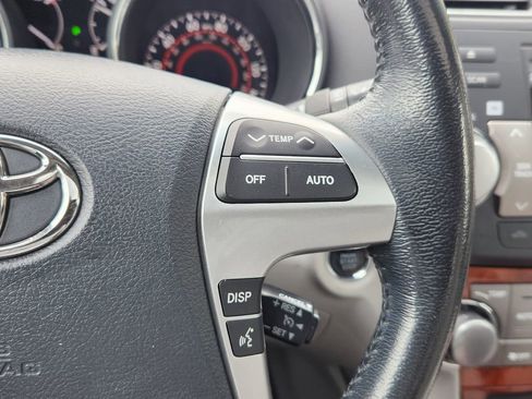 Used 2012 Toyota Highlander Limited w/ Tow Pkg image 20