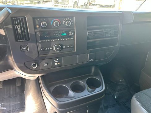 Used 2024 GMC Savana 2500 w/ Driver Convenience Package RWD image 18