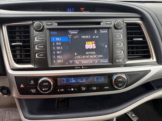 Used 2014 Toyota Highlander XLE AWD/4WD image 20