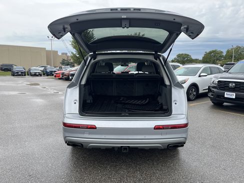 Used 2019 Audi Q7 3.0T Premium w/ Towing Package AWD/4WD image 2
