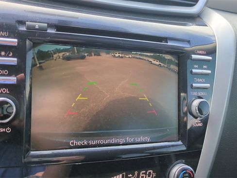 Used 2019 Nissan Murano S image 23