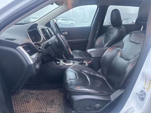 Used 2015 Jeep Cherokee Trailhawk w/ Comfort/Convenience Group image 12