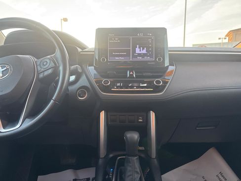 Used 2022 Toyota Corolla Cross LE image 16