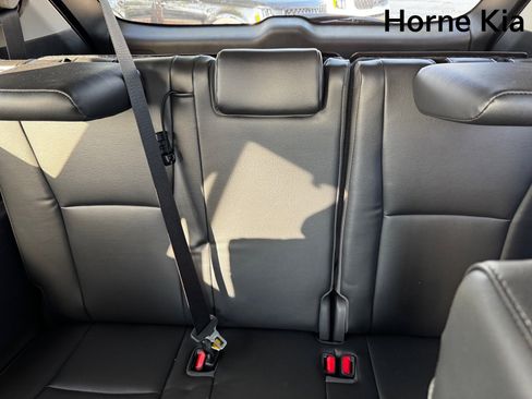 Used 2023 Toyota Highlander Platinum image 14