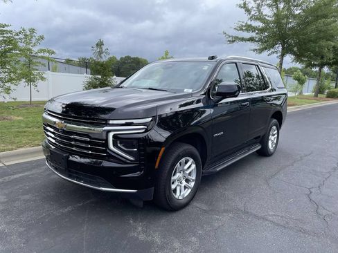 Used 2025 Chevrolet Tahoe LT AWD/4WD image 3