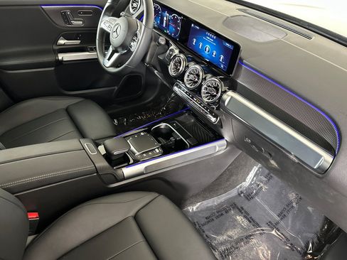 Used 2023 Mercedes-Benz EQB 300 4MATIC w/ Exclusive Package image 15