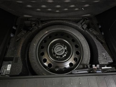 Used 2017 Chevrolet Equinox LT FWD image 12