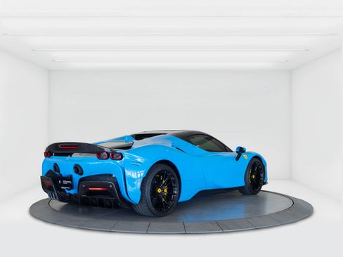 Used 2022 Ferrari SF90 Spider AWD/4WD image 5