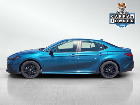 Used 2025 Toyota Camry SE FWD image 7