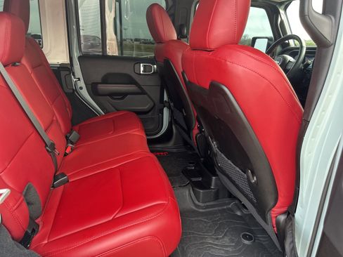 Used 2024 Jeep Wrangler Unlimited Rubicon 392 image 13